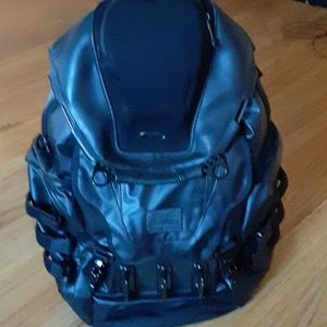 Oakley Mens kitchen sink tactical field backpack